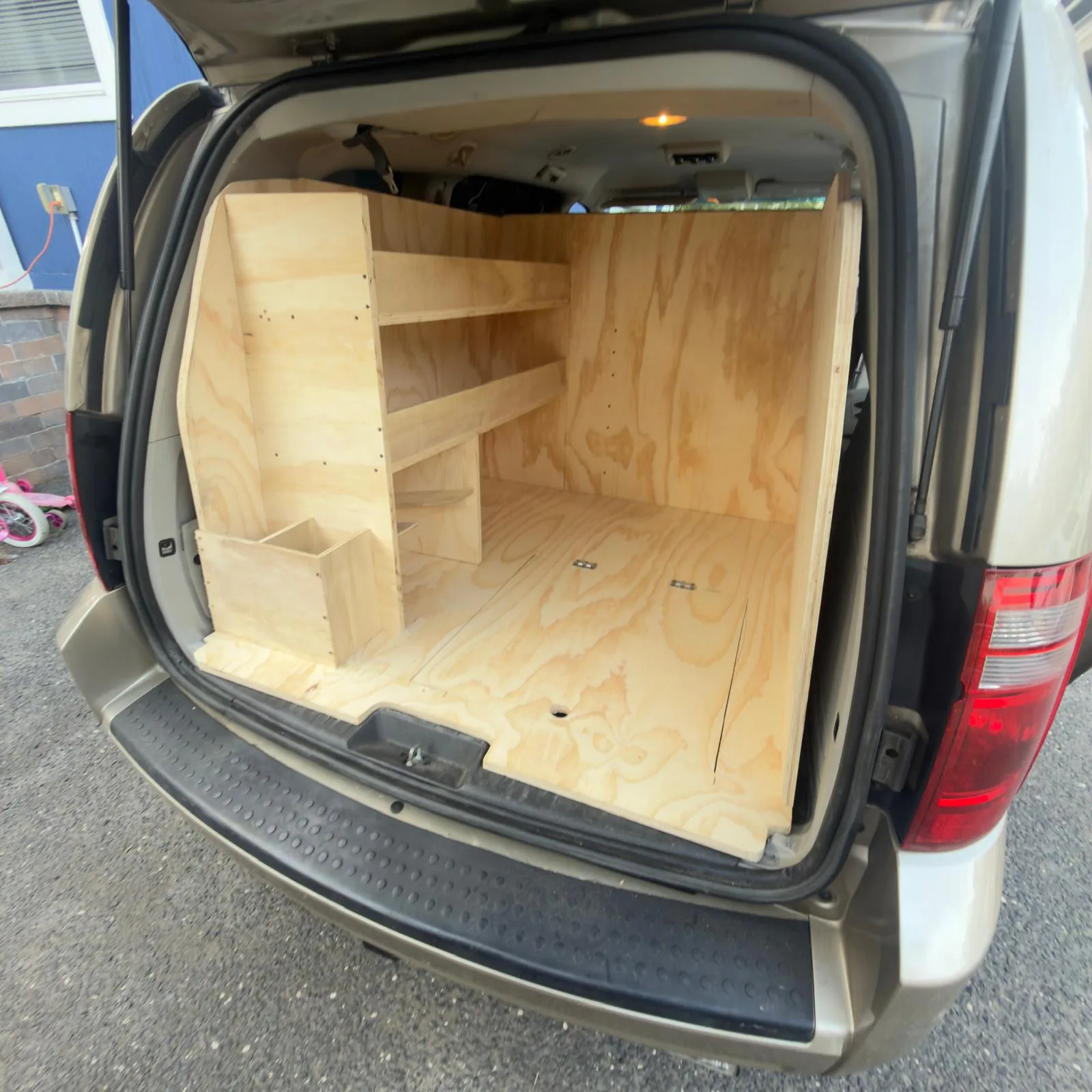 RC-010 — Minivan — Entregas